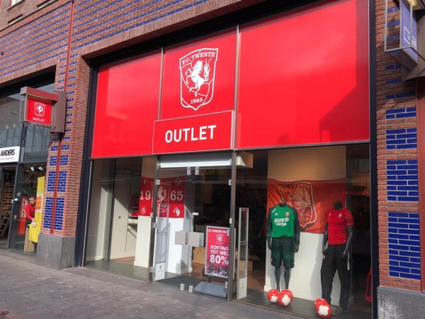 Fc Twente Opent Opnieuw Fanstore In Hartje Enschede En Deze Blijft!